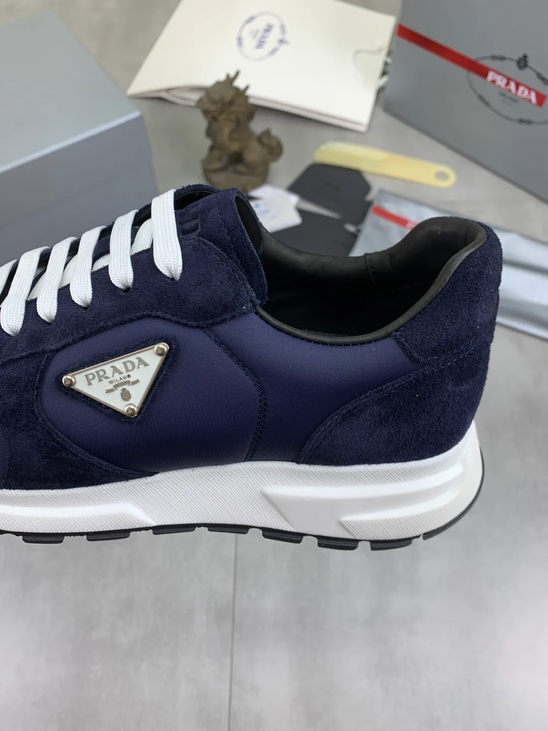 Men's men's shoes💰P580💰【New model】Top quality, new popular models on the official website, which will never go out of style for a century,🆘 The trendy brand (Prada) mainly promotes popular models, avant-garde and versatile fashionable men's shoes, private version molding, cowhide surface splicing 1:1 oil edge processing... fashionable and simple, original imported cowhide interior cowhide feet; the atmosphere and personality are more fashionable, eye-catching and pursuing class. It will subvert old ideas and be a must-have for fashionistas who want to spend time with you! Must keep it! High-end comfort, high-end quality workmanship. Size: 38-44 Various colors available. full package